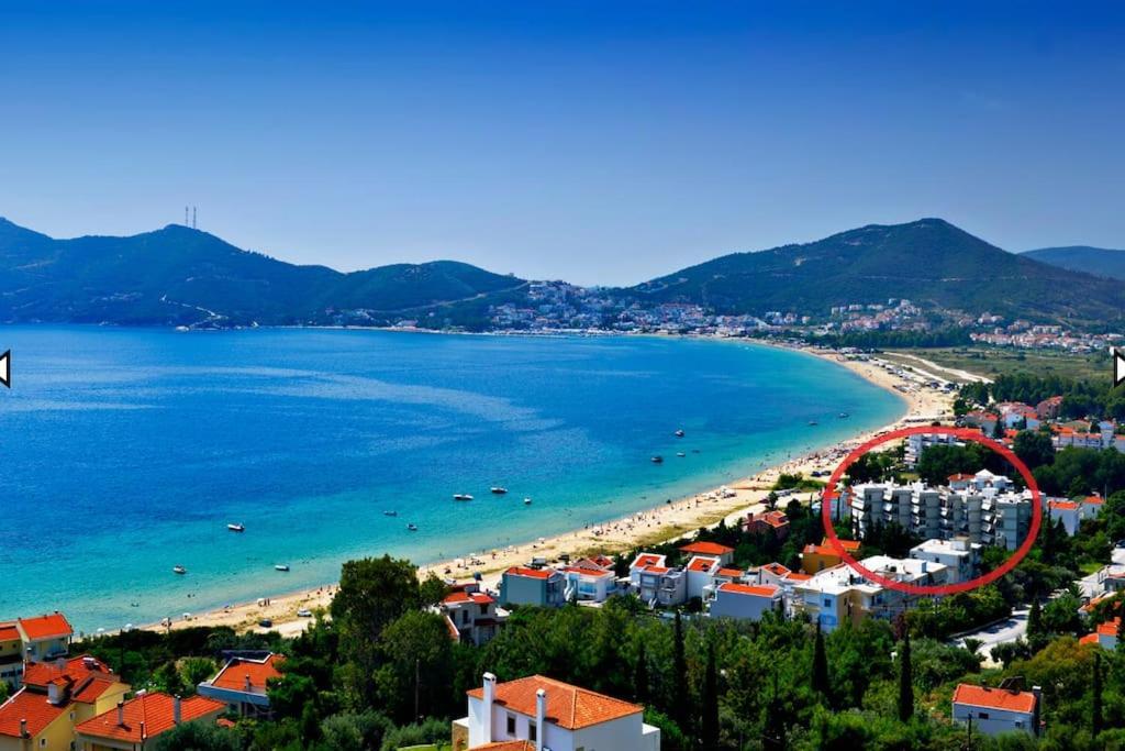 Nia'S Apartment By The Sea Nea Iraklitsa Экстерьер фото