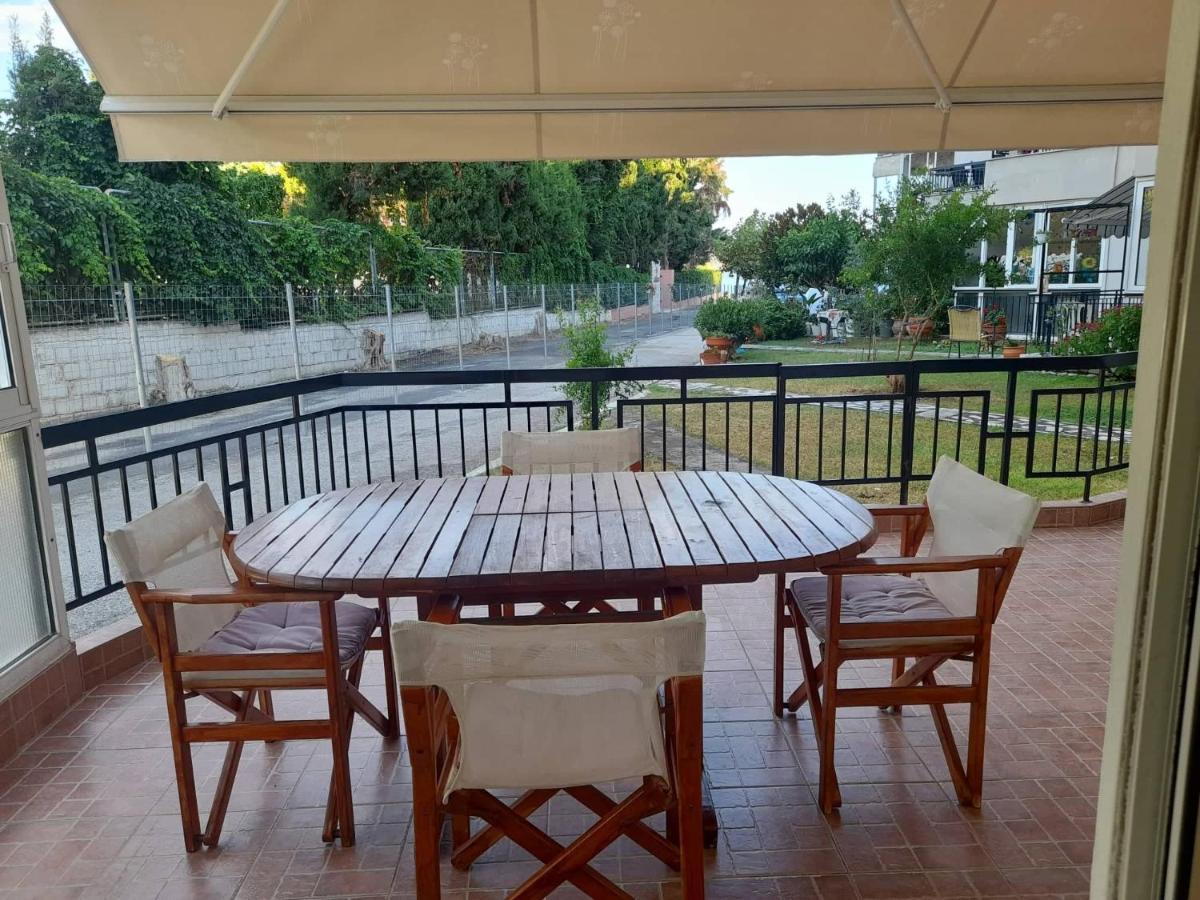 Nia'S Apartment By The Sea Nea Iraklitsa Экстерьер фото