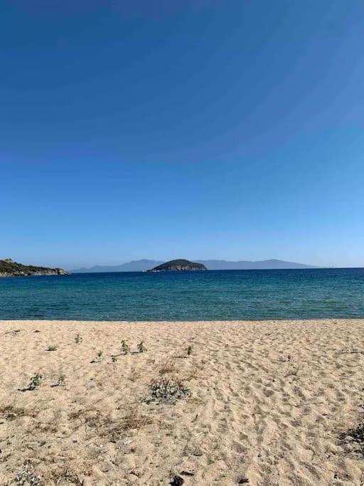 Nia'S Apartment By The Sea Nea Iraklitsa Экстерьер фото