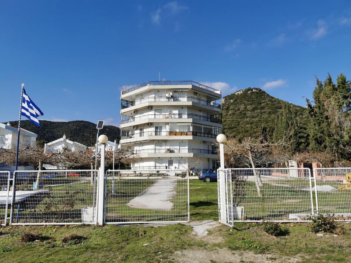 Nia'S Apartment By The Sea Nea Iraklitsa Экстерьер фото